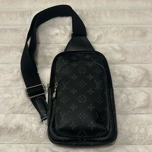 Louis Vuitton Avenue Slingbag Black
*100% Authentic*